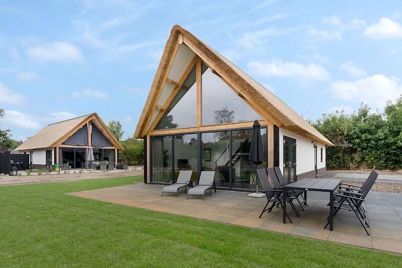 Exterieur vakantiehuis (zomer)