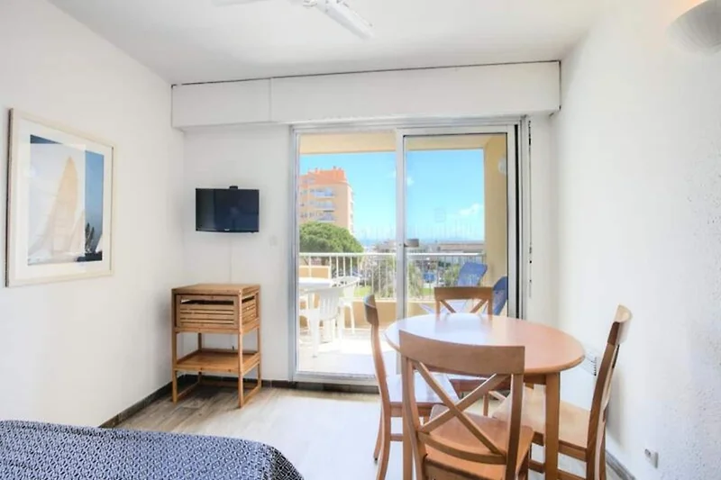 Außenseite Ferienhaus (Sommer)