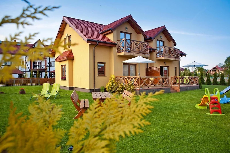 Außenseite Ferienhaus (Sommer)