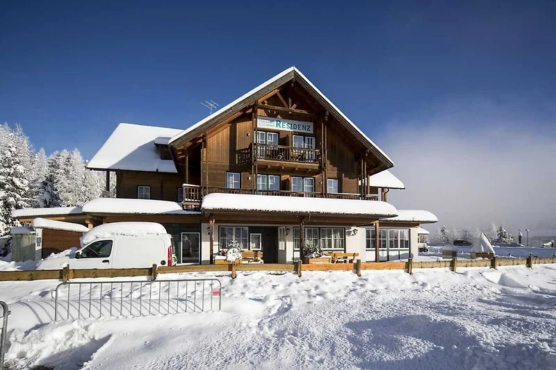 Außenseite Ferienhaus (Winter)