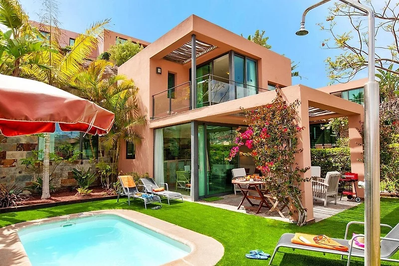 Außenseite Ferienhaus (Sommer)