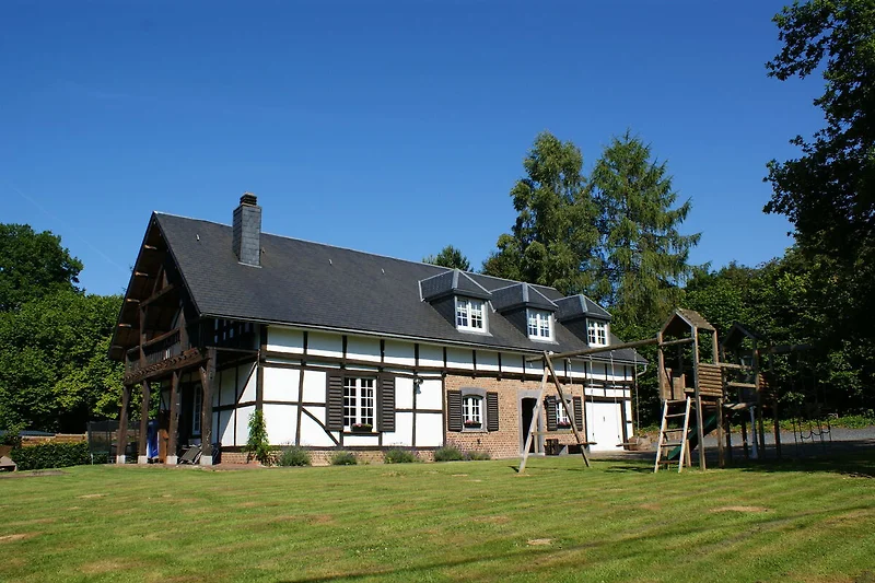 Außenseite Ferienhaus (Sommer)