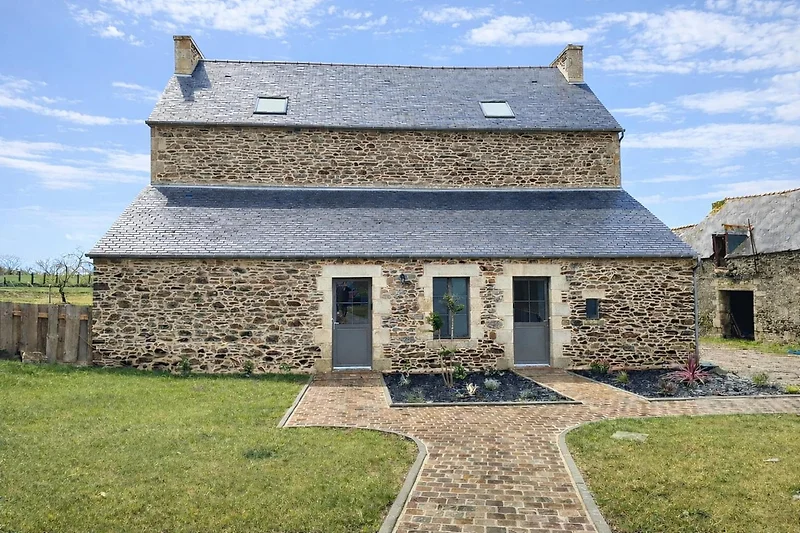 Außenseite Ferienhaus (Sommer)