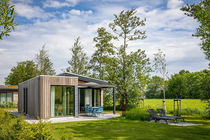 Außenseite Ferienhaus (Sommer)