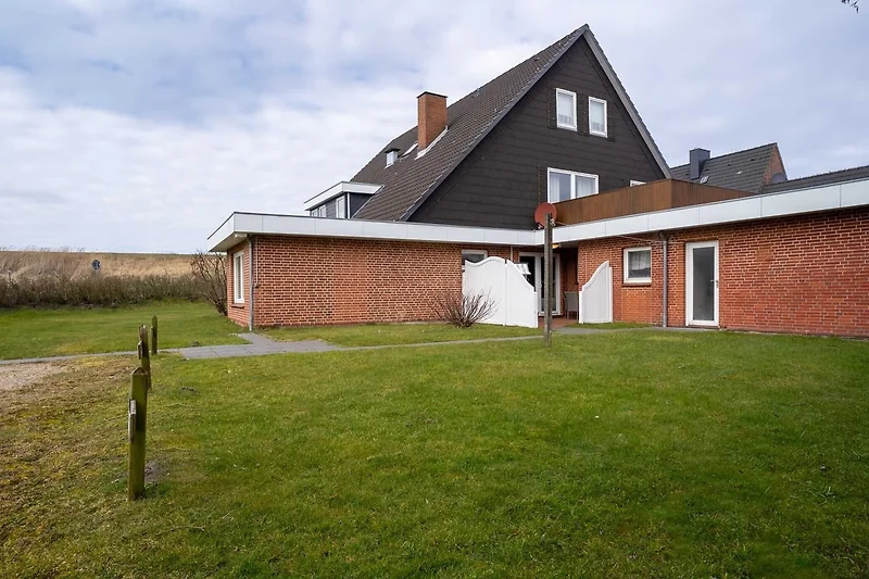 Außenseite Ferienhaus (Sommer)