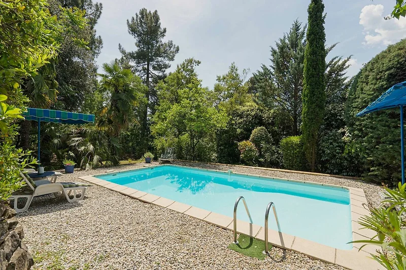 Piscina casa vacanze