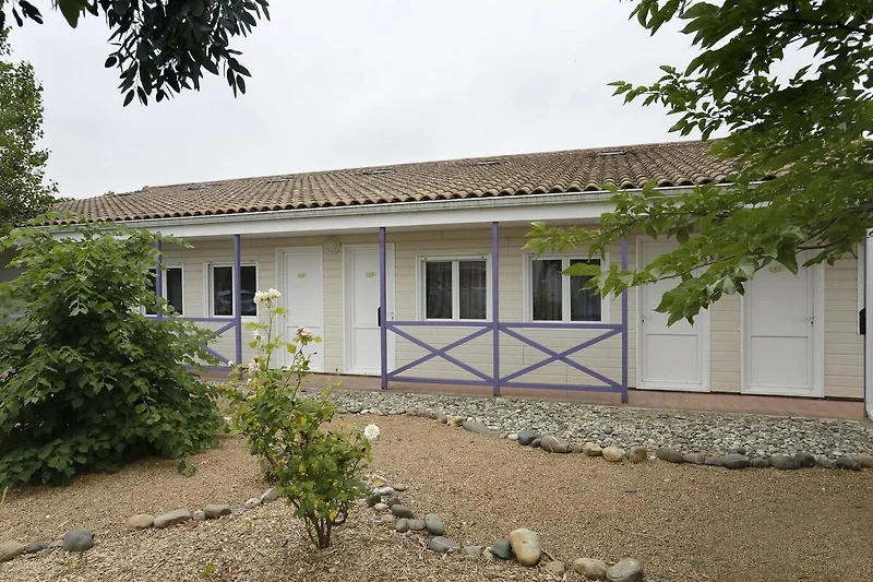 Außenseite Ferienhaus (Sommer)
