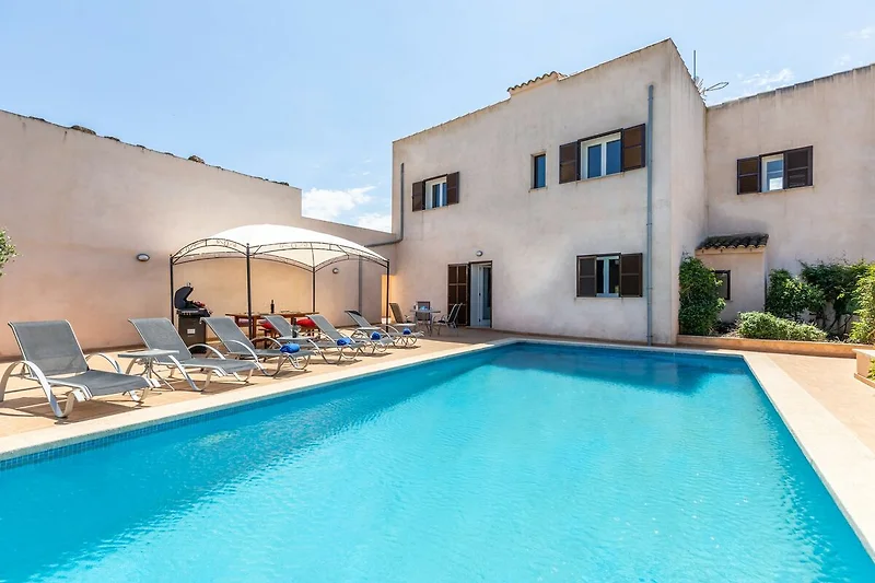 Außenseite Ferienhaus (Sommer)