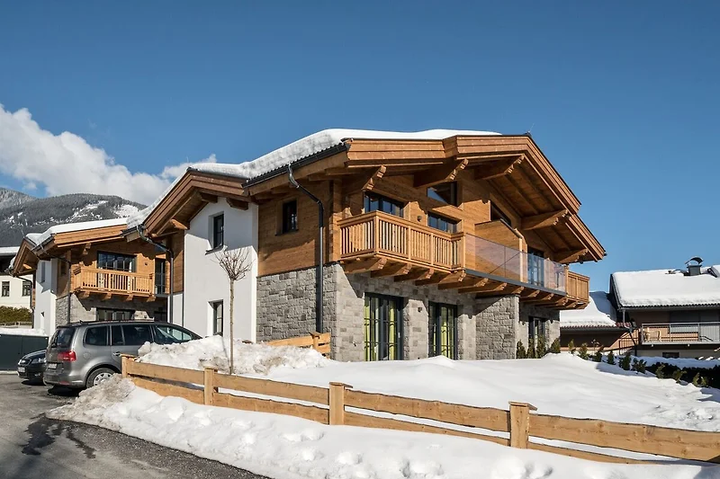 Außenseite Ferienhaus (Winter)
