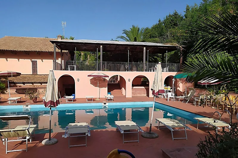 Piscina casa vacanze