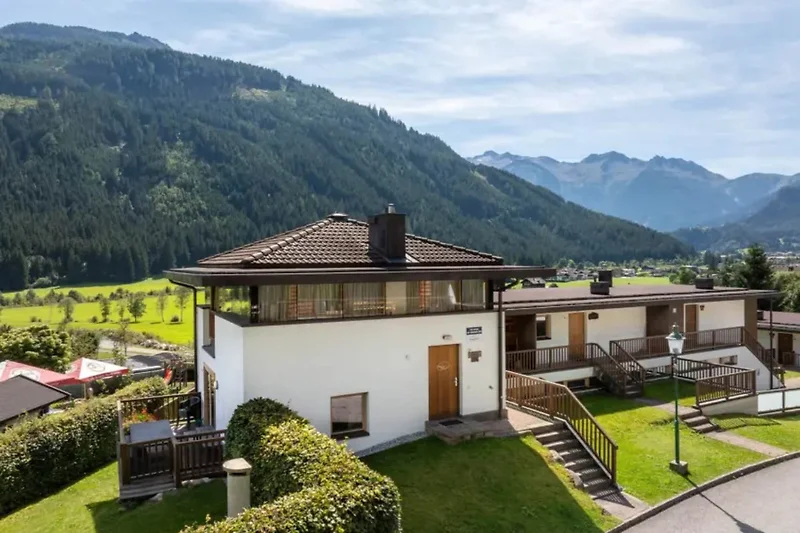Außenseite Ferienhaus (Sommer)