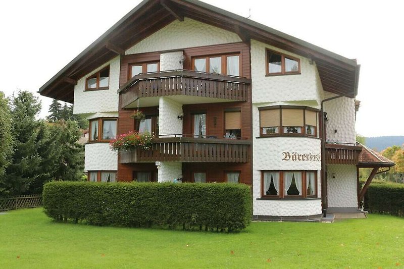 Außenseite Ferienhaus (Sommer)