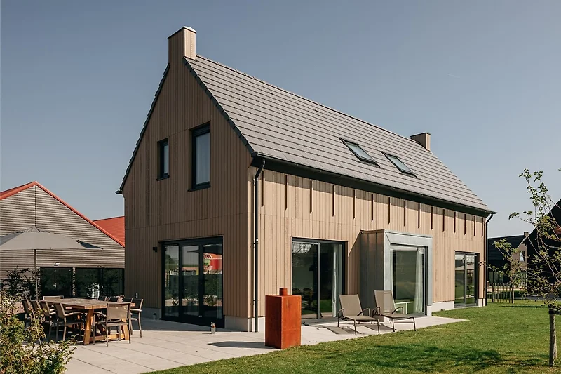 Außenseite Ferienhaus (Sommer)