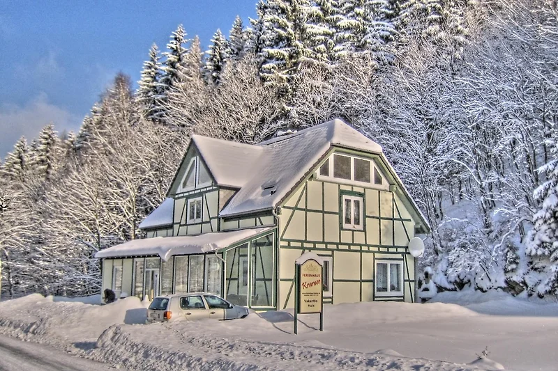 Außenseite Ferienhaus (Winter)
