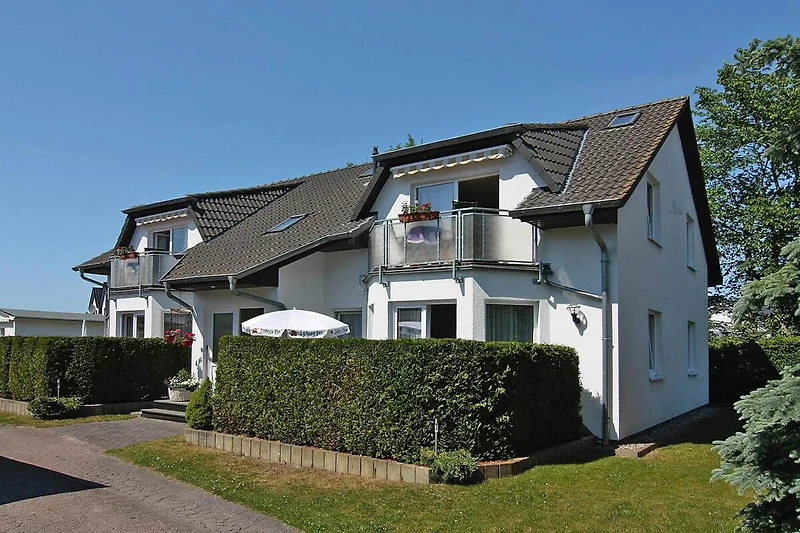 Außenseite Ferienhaus (Sommer)