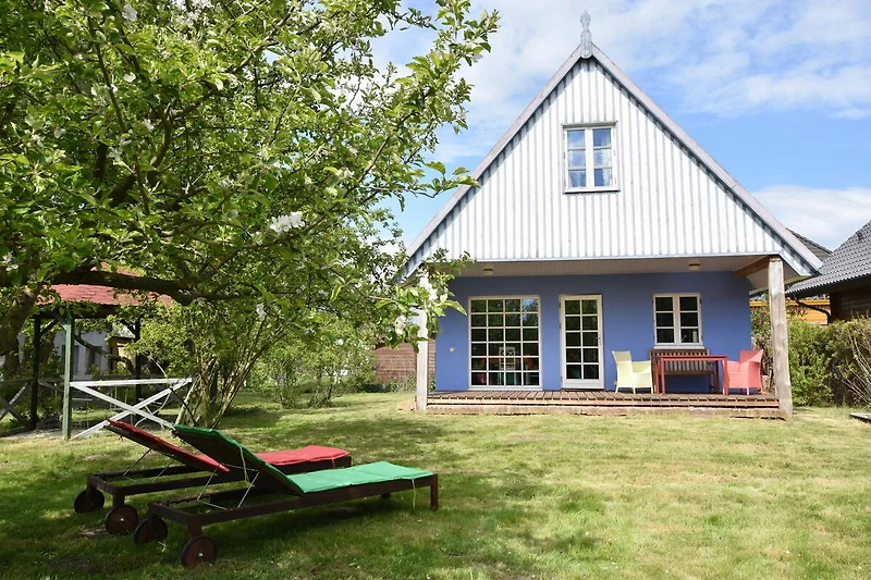 Außenseite Ferienhaus (Sommer)