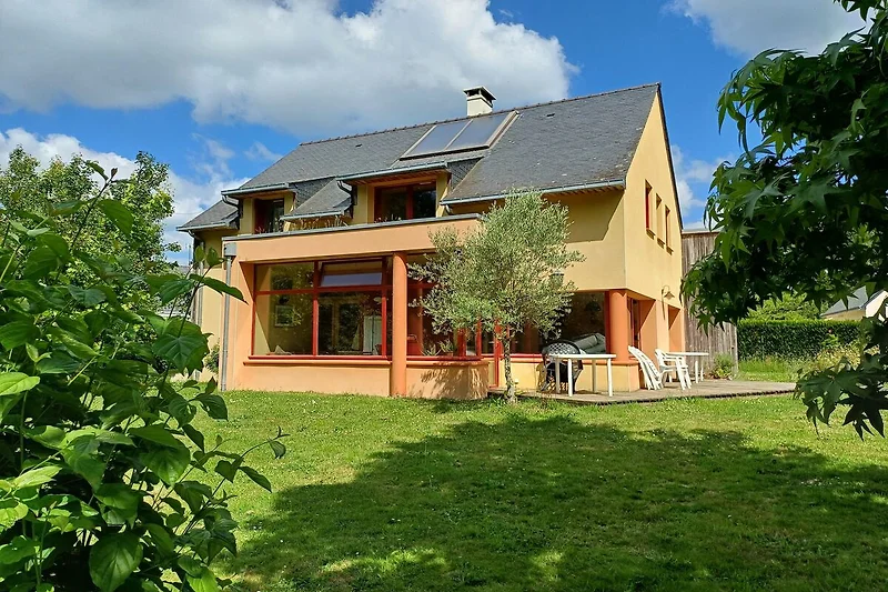 Außenseite Ferienhaus (Sommer)