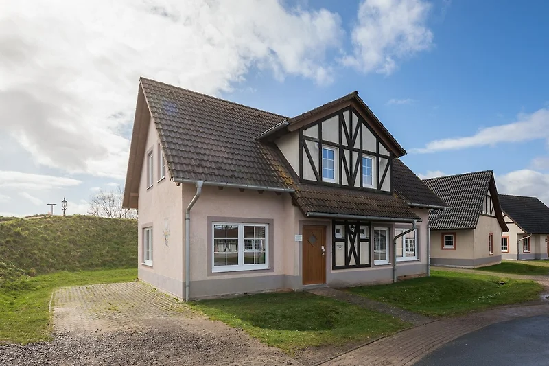 Außenseite Ferienhaus (Sommer)
