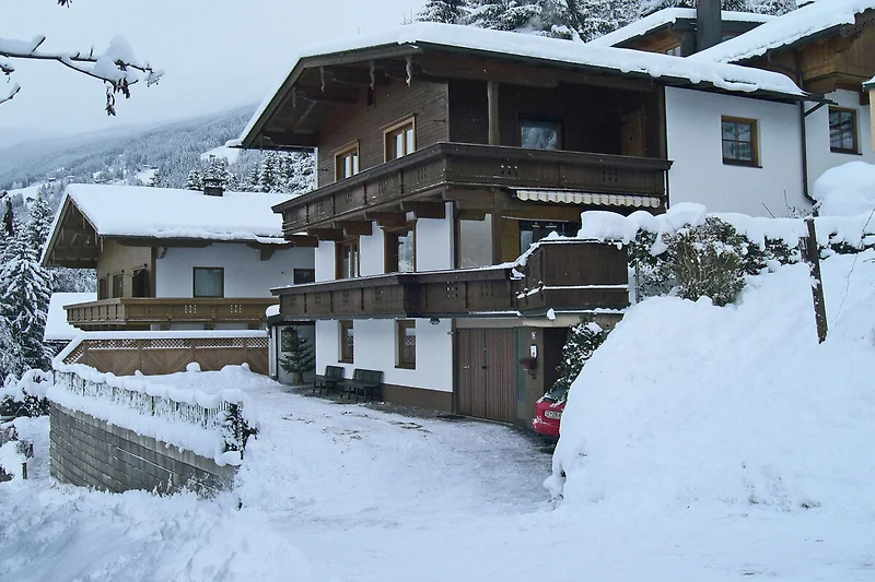 Exterieur vakantiehuis (winter)