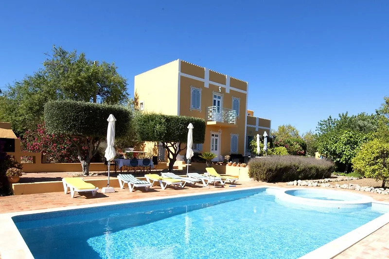 Exterieur vakantiehuis (zomer)