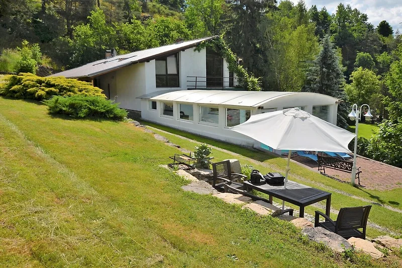 Außenseite Ferienhaus (Sommer)