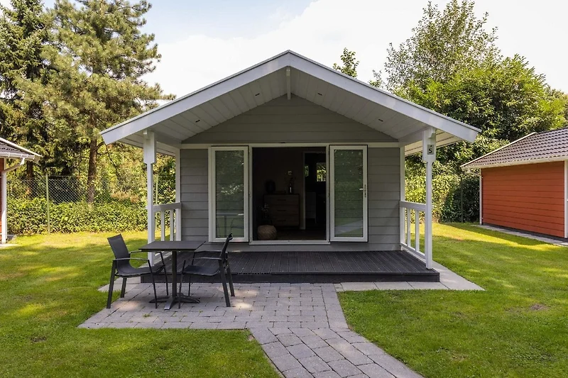 Außenseite Ferienhaus (Sommer)