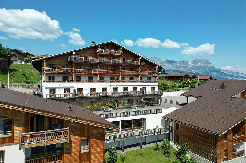 Außenseite Ferienhaus (Sommer)