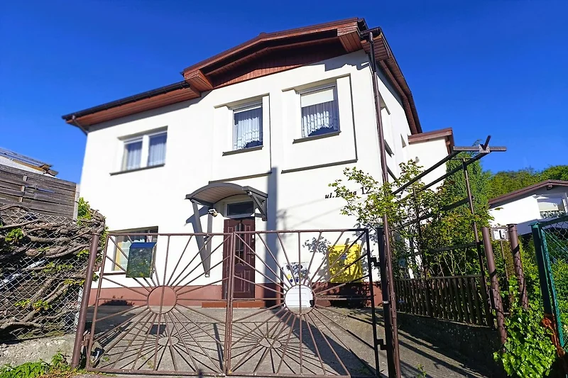 Außenseite Ferienhaus (Sommer)
