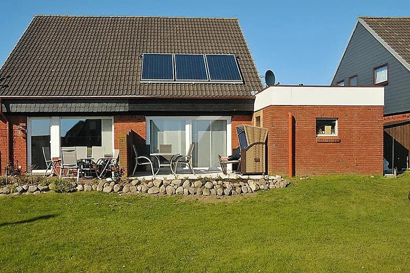 Außenseite Ferienhaus (Sommer)