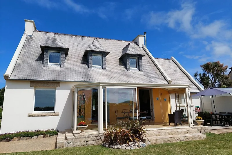 Außenseite Ferienhaus (Sommer)