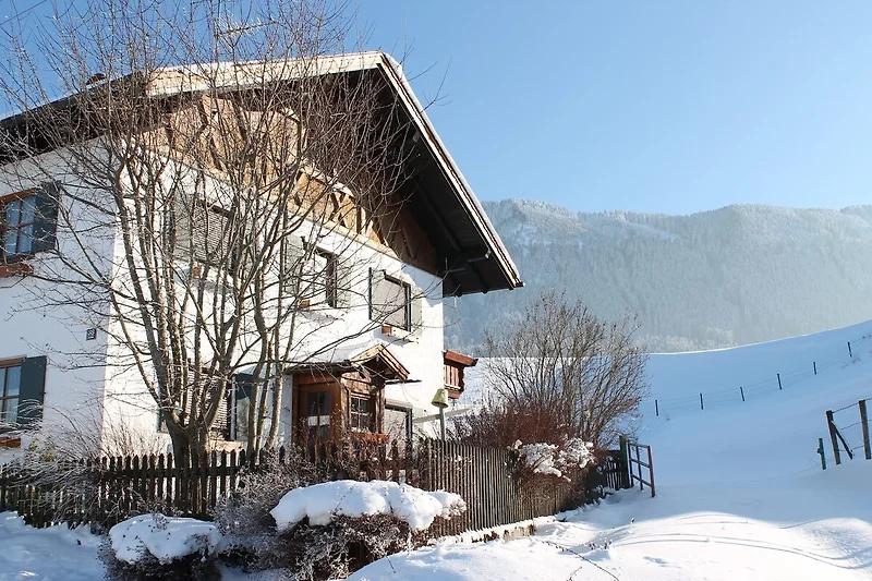 Außenseite Ferienhaus (Winter)