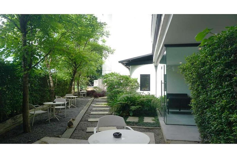 Außenseite Ferienhaus (Sommer)