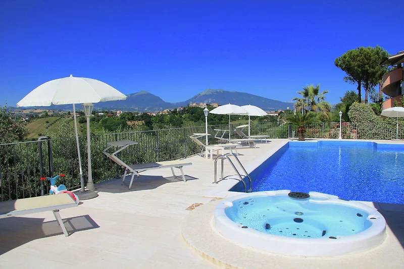 Piscina casa vacanze