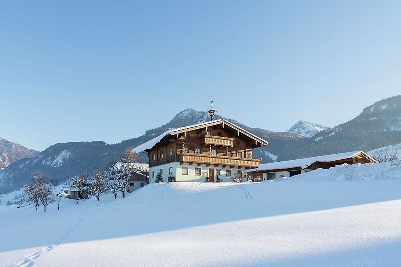 Außenseite Ferienhaus (Winter)