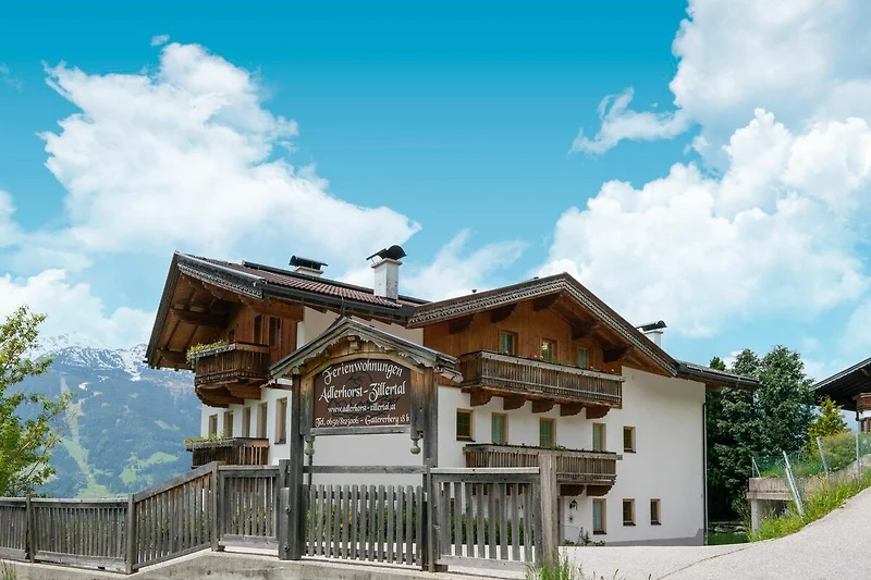 Außenseite Ferienhaus (Sommer)