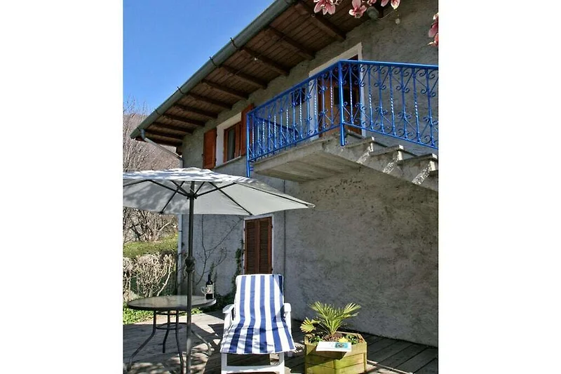 Außenseite Ferienhaus (Sommer)