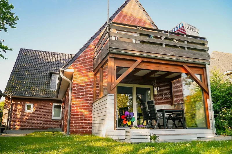 Außenseite Ferienhaus (Sommer)