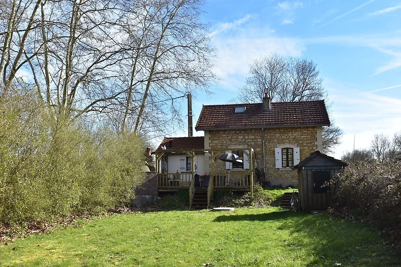 Außenseite Ferienhaus (Sommer)