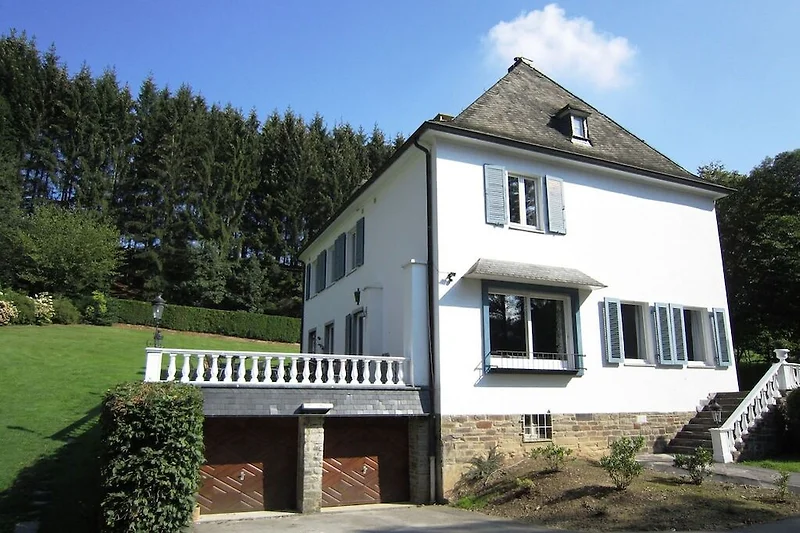 Außenseite Ferienhaus (Sommer)
