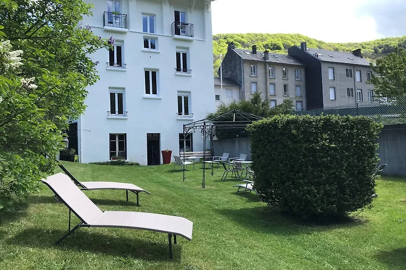 Außenseite Ferienhaus (Sommer)