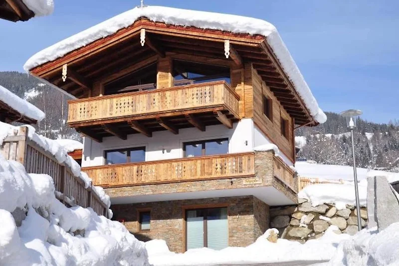 Außenseite Ferienhaus (Winter)