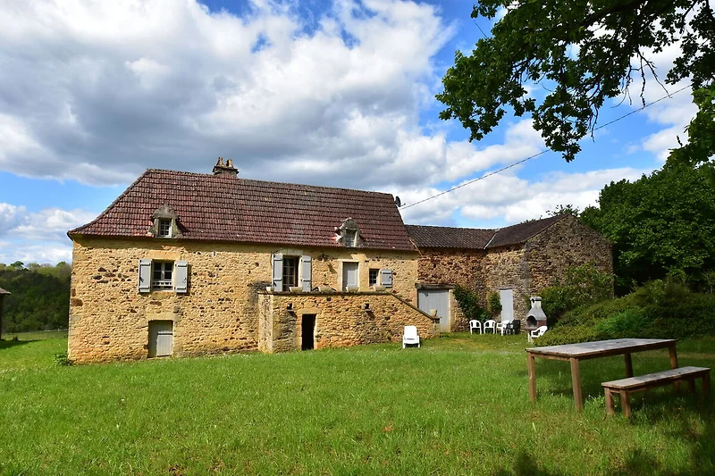 Außenseite Ferienhaus (Sommer)