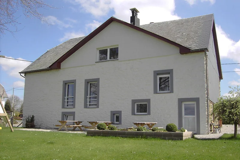 Außenseite Ferienhaus (Sommer)