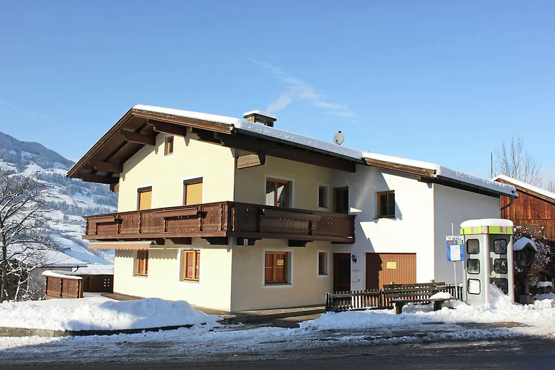 Außenseite Ferienhaus (Winter)