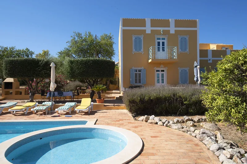 Exterieur vakantiehuis (zomer)