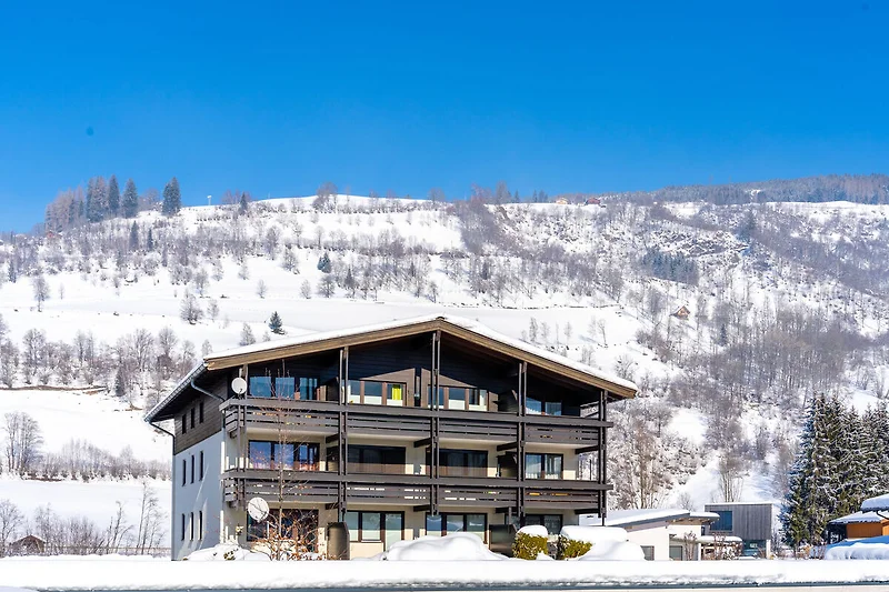 Exterieur vakantiehuis (winter)