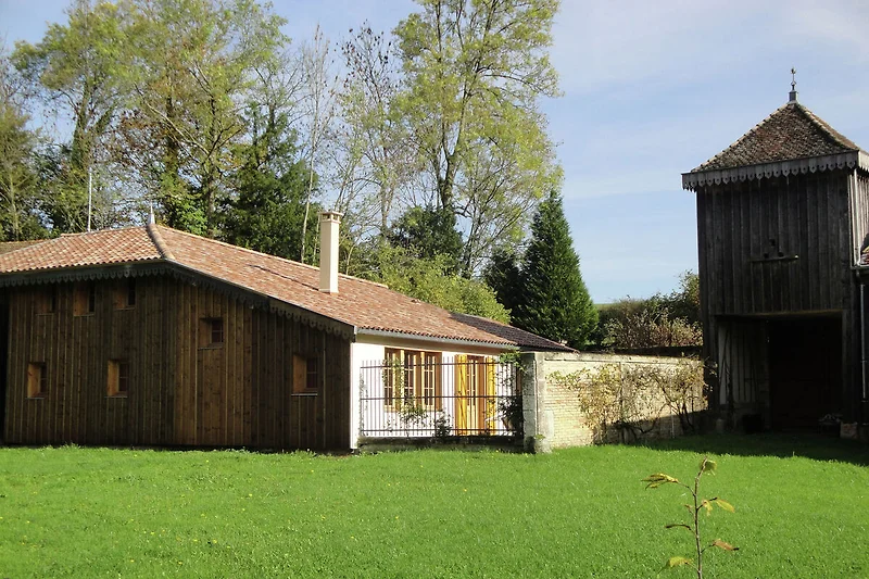 Außenseite Ferienhaus (Sommer)