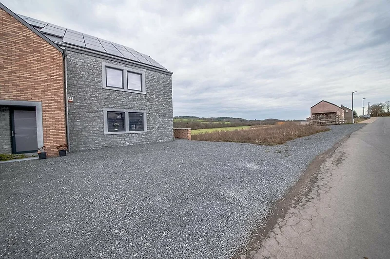 Außenseite Ferienhaus (Sommer)