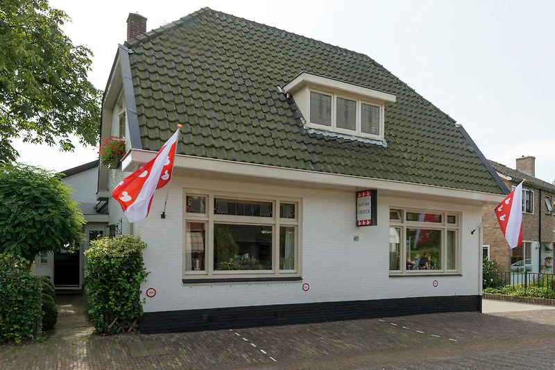 Außenseite Ferienhaus (Sommer)