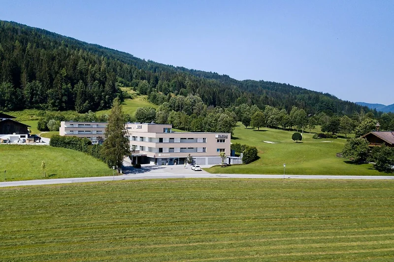 Außenseite Ferienhaus (Sommer)